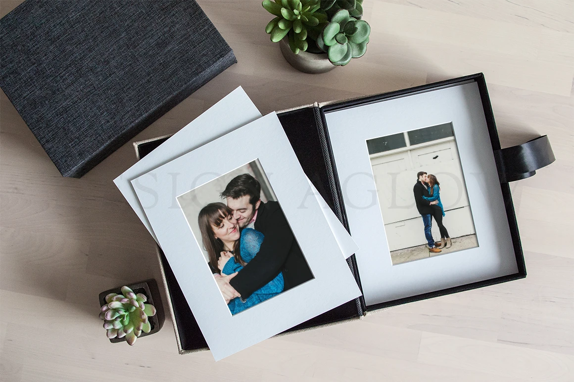 DesignAglow Portfolio Box Mockup (005) 4 DesignAglow Portfolio Box Mockup (005)